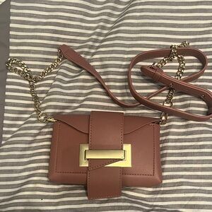 Small crossbody with detachable chain straps